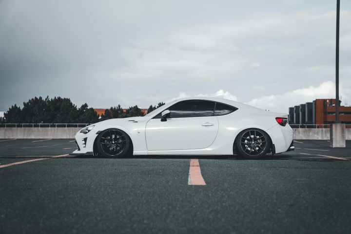 Ikšķilē autovadītāji neievēro ceļa apzīmējumus