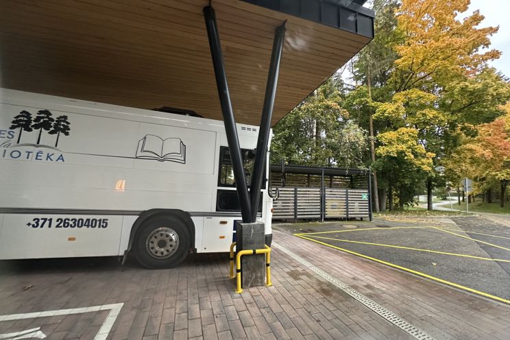 Attēls rakstam: Piektdien bibliobuss dosies uz Turkalni, Juglu, Stirnu ielu un Loka ielu