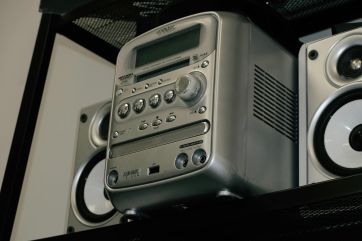 Attēls rakstam: Ķeipenē aizmieg, klausoties skaļu mūziku 