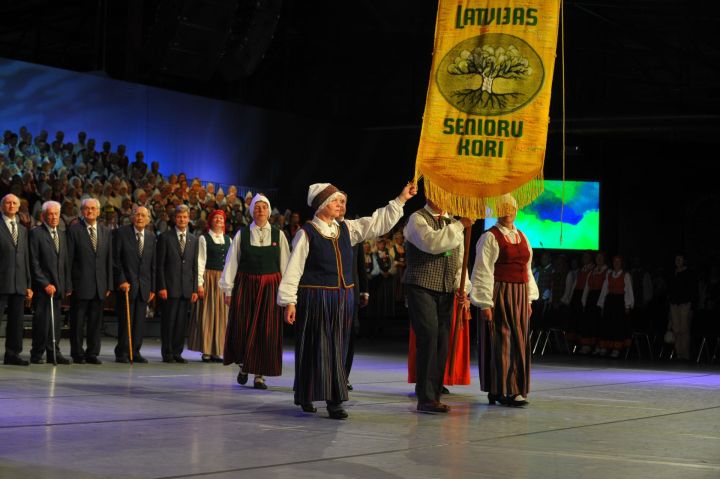 Jūnijā lielkoncertos pulcēsies Latvijas senioru kori un deju kolektīvi