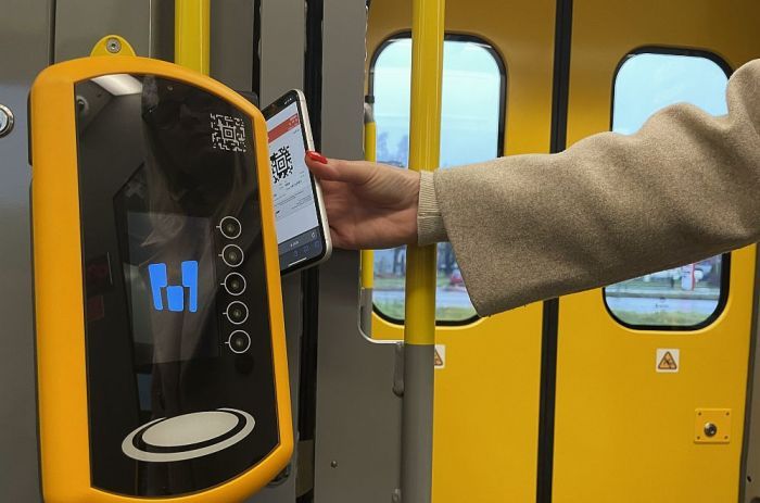 Jaunajos elektrovilcienos darbību uzsākuši biļešu reģistratori