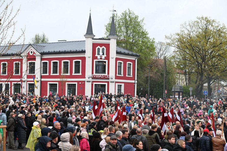 FOTO: Izskanējis svētku koncerts Ogrē “Valsts sākas ar tevi!”