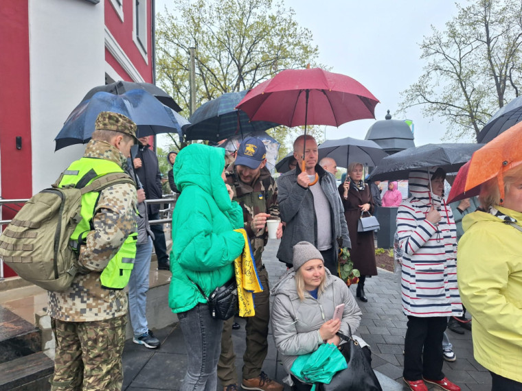 FOTO: Ogrē svinīgi atklāts Neatkarības laukums un Brīvības ceļa ekspozīcija
