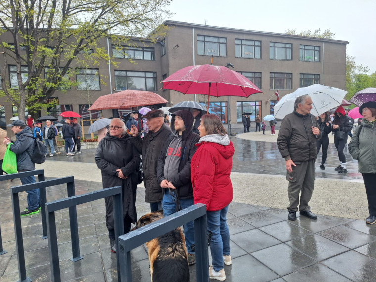 FOTO: Ogrē svinīgi atklāts Neatkarības laukums un Brīvības ceļa ekspozīcija