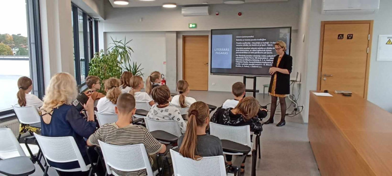 FOTO: Ikšķiles pilsētas bibliotēkā aizritējis pirmais pusgads jaunajās telpās