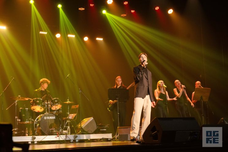 Attēls rakstam: FOTO: Sirsnīgs koncerts Lielvārdē – Toms Antons un Santa Kasparsone saņem stāvovācijas