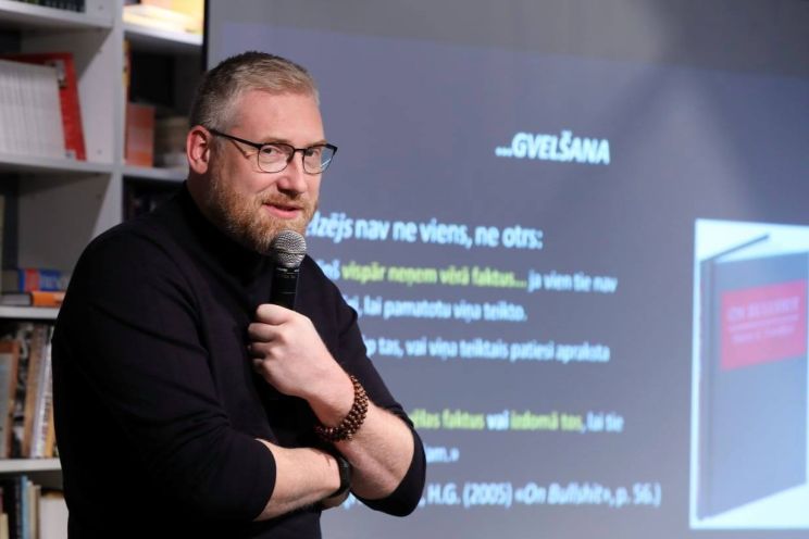 Attēls rakstam: Vents Sīlis: Mēs dzīvojam nozīmju karā – saruna kļuvusi par mīnu lauku