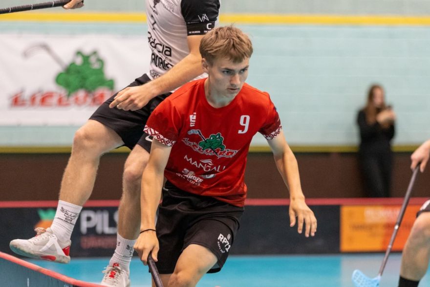 “Lielvārde/Unihoc” pretinieku laukumā piekāpjas līgas līderei “Rubenei”