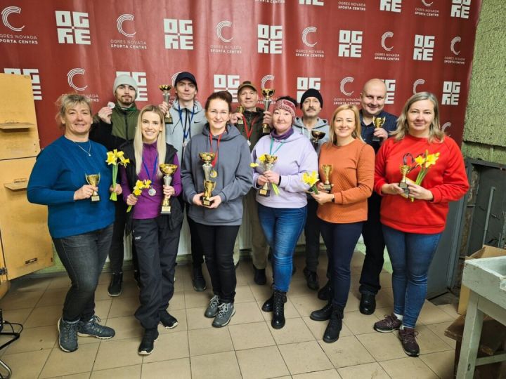 Ogres novada čempioni šaušanā – K. Ertmane, I. Upītis un M. Sedelnieks