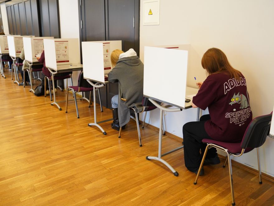 Exit poll: Saeimas vēlēšanās pārliecinoši uzvarējis Apvienotais saraksts