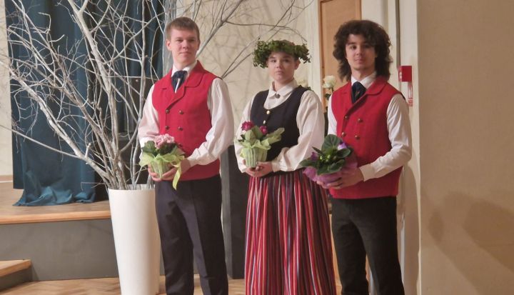 FOTO: Izskanējusi Ogres novada izglītības iestāžu koru skate