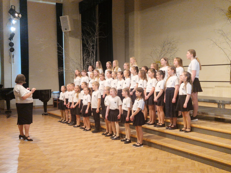 FOTO: Izskanējusi Ogres novada izglītības iestāžu koru skate