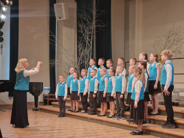 FOTO: Izskanējusi Ogres novada izglītības iestāžu koru skate