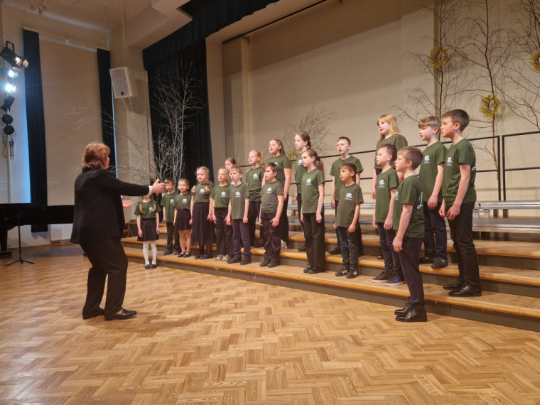 FOTO: Izskanējusi Ogres novada izglītības iestāžu koru skate