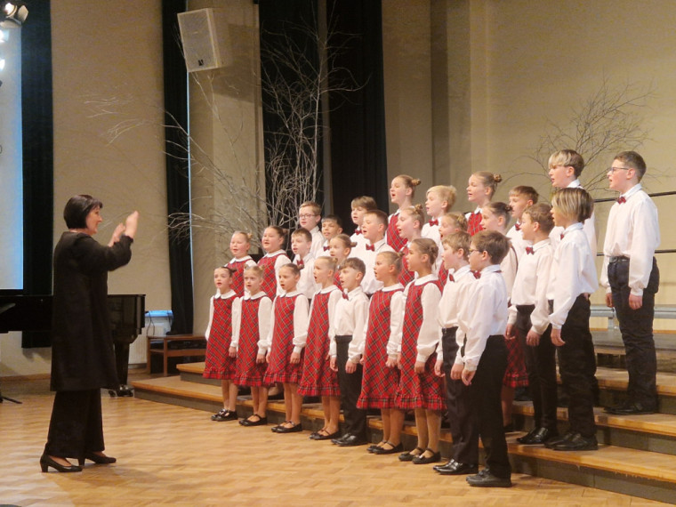 FOTO: Izskanējusi Ogres novada izglītības iestāžu koru skate