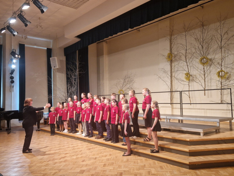 FOTO: Izskanējusi Ogres novada izglītības iestāžu koru skate