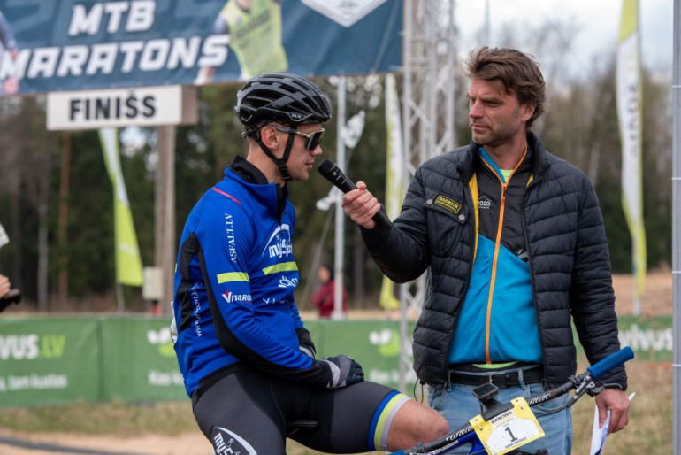 FOTO: Ķegumā aizvadīts spraigs kalnu riteņbraukšanas maratons