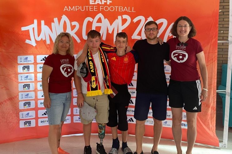 Attēls rakstam: "Robežas bieži vien ir tikai mūsu pašu iedomātas". Toms no Latvijas piedalās amputēto futbola nometnē Spānijā