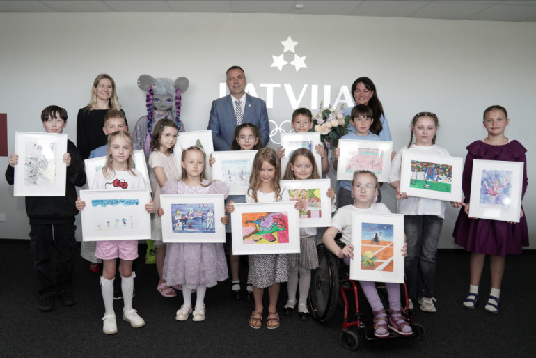 FOTO: Sveikti Olimpiskās dienas zīmējumu konkursa uzvarētāji; spoži panākumi Ikšķiles un Ogres skolēniem