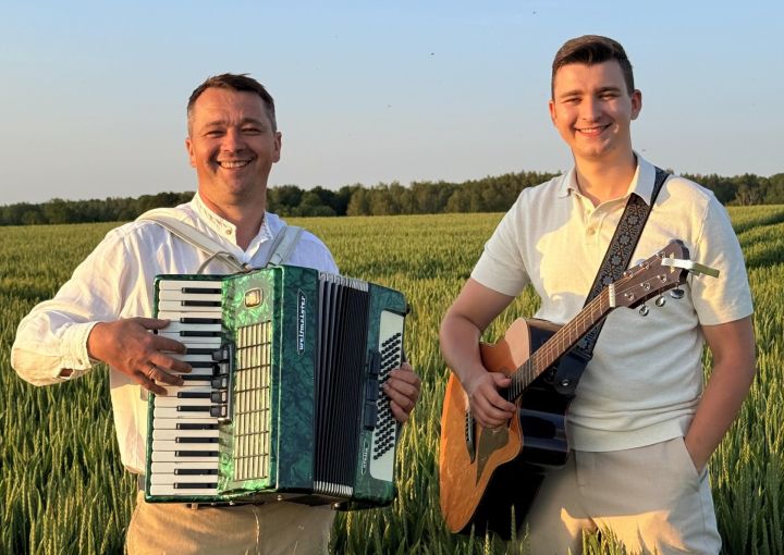 Zaļumballe kopā ar grupu "Ginc un Es"