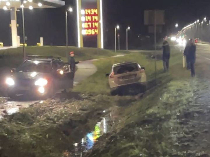 "Cilvēcība uzvar!" Kungs no Jumpravas nokļūst nelaimē, apkārtējie nedomājot steidzas palīgā