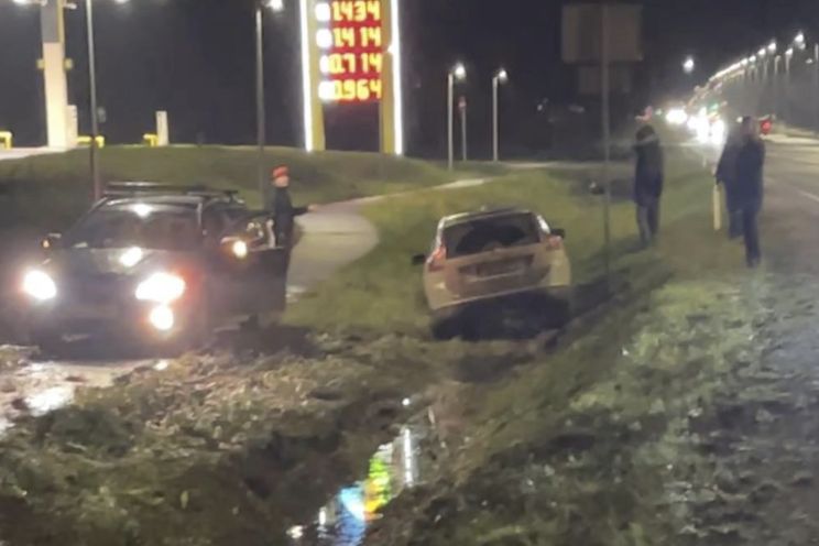 Attēls rakstam: "Cilvēcība uzvar!" Kungs no Jumpravas nokļūst nelaimē, apkārtējie nedomājot steidzas palīgā