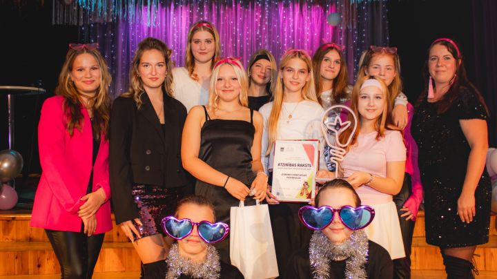 FOTO: Ikšķilē godināti aktīvākie, radošākie un iedvesmojošākie jaunieši