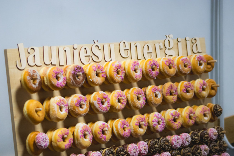 FOTO: Ikšķilē godināti aktīvākie, radošākie un iedvesmojošākie jaunieši