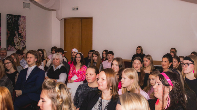 FOTO: Ikšķilē godināti aktīvākie, radošākie un iedvesmojošākie jaunieši