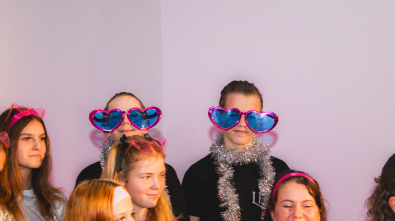 FOTO: Ikšķilē godināti aktīvākie, radošākie un iedvesmojošākie jaunieši