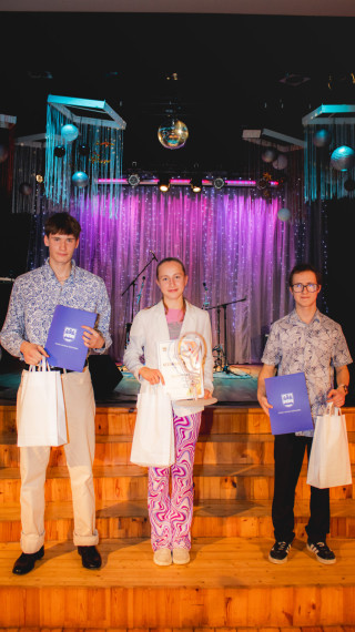 FOTO: Ikšķilē godināti aktīvākie, radošākie un iedvesmojošākie jaunieši