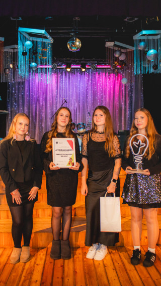 FOTO: Ikšķilē godināti aktīvākie, radošākie un iedvesmojošākie jaunieši