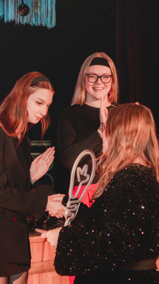 FOTO: Ikšķilē godināti aktīvākie, radošākie un iedvesmojošākie jaunieši