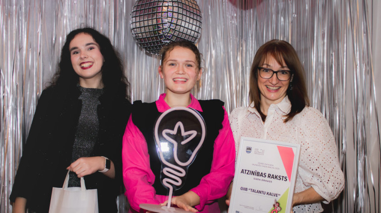 FOTO: Ikšķilē godināti aktīvākie, radošākie un iedvesmojošākie jaunieši