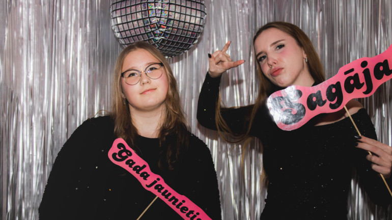 FOTO: Ikšķilē godināti aktīvākie, radošākie un iedvesmojošākie jaunieši