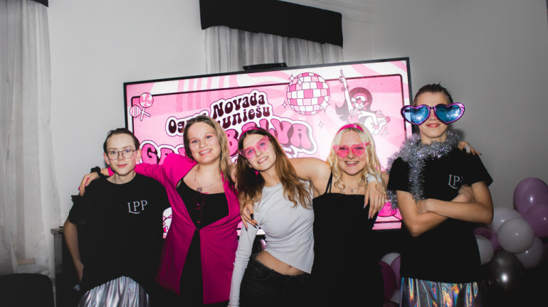 FOTO: Ikšķilē godināti aktīvākie, radošākie un iedvesmojošākie jaunieši