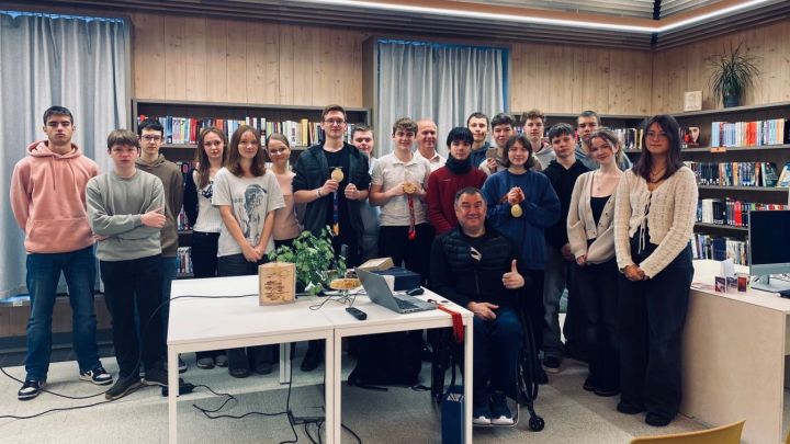 Jauniešu lasītavā viesojas olimpiskais čepions Aigars Apinis