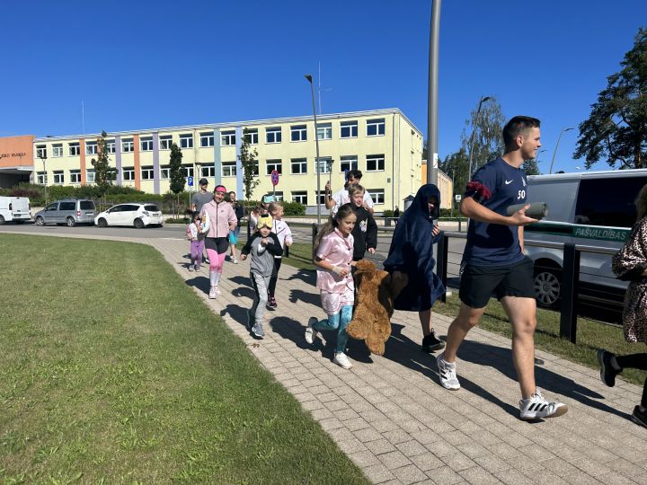 Galvenais ir ierasties pidžamās!