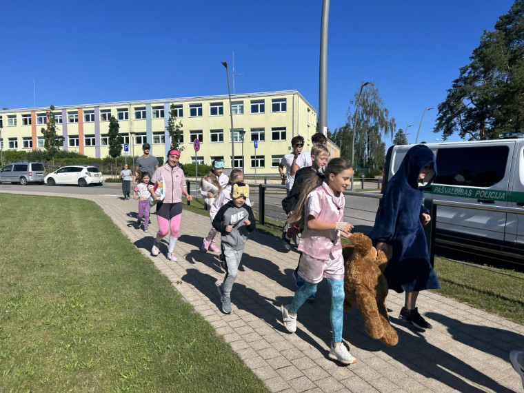 Galvenais ir ierasties pidžamās!