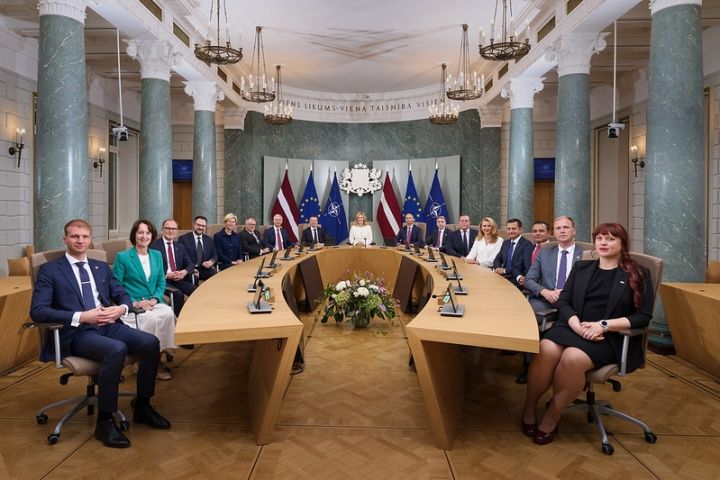 Par izglītības, labklājības un satiksmes ministru pienākumu izpildītājiem nosaka Ašeradenu, Valaini un Lāci