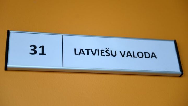 Valsts valodas dienā aicina runāt latviski un nodrošināt finansējumu latviešu valodas pētījumiem