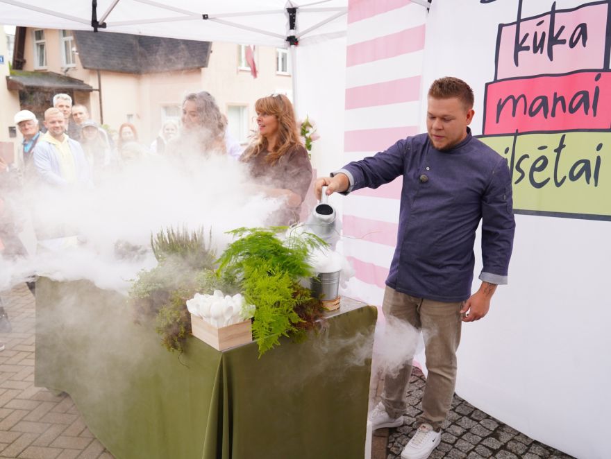 FOTO: Ogres garša kūkā – bāka, mežs un vietējās ogas