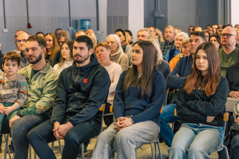 Foto: Vecāki tuvplānā iepazīst Valsts aizsardzības dienestu Lielvārdē