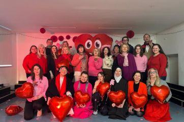 Attēls rakstam: Rīgas Katoļu ģimnāzijas kolektīvs pirms Valentīndienas atgādina, ko dara īsts skolotājs 