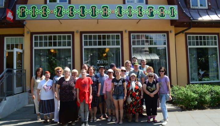 Ceļojums draudzības un garšu pasaulē