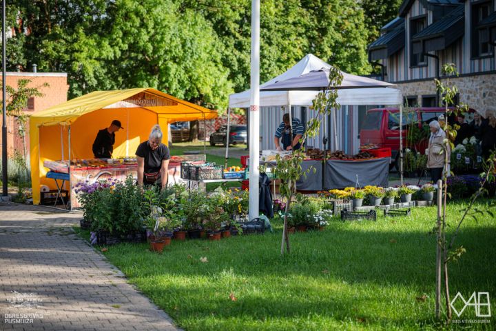Vakars Ogresgrīvas pusmuižā - notiks Vakara tirdziņš