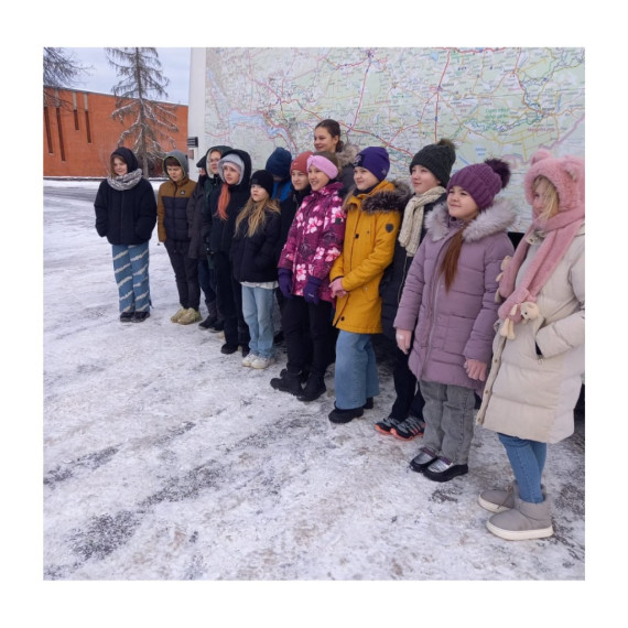 FOTO: Bibliobuss devās ciemos uz Ogresgala pamatskolu