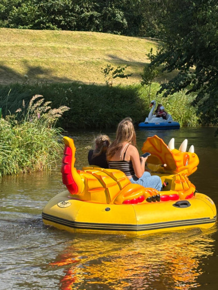 FOTO: Ideja brīvdienām ārpus Ogres novada: pie kamieļiem, lemūriem un brīvdomātājas lamas