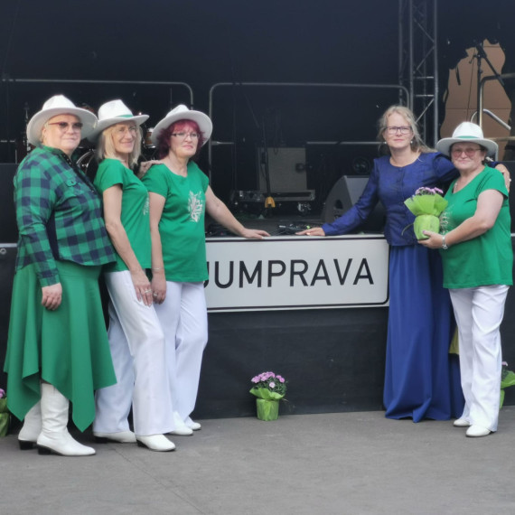 FOTO: Jumpravas pagasta svētki aizvadīti, savijoties dziesmām, dejām un tradīcijām