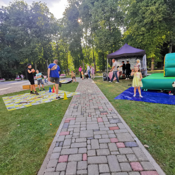 FOTO: Jumpravas pagasta svētki aizvadīti, savijoties dziesmām, dejām un tradīcijām